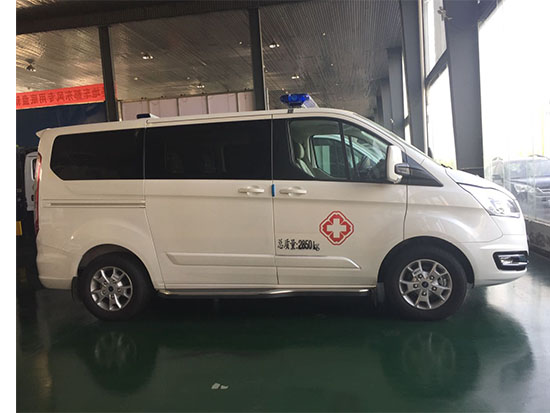 福特途睿歐商務型救護車